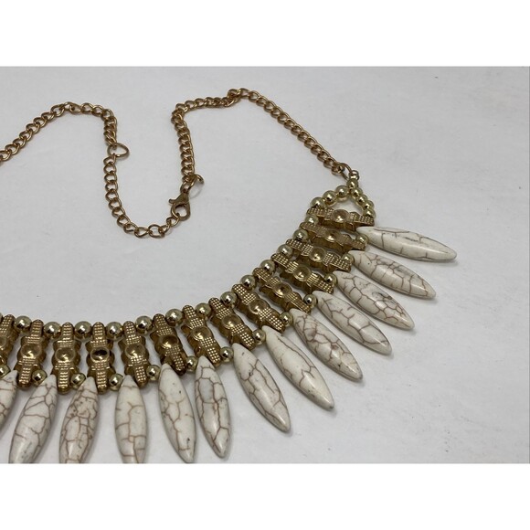 Necklace Gold Tone Clear Crystal White Veined Beads Claw-ish Shape Bib - Picture 9 of 12